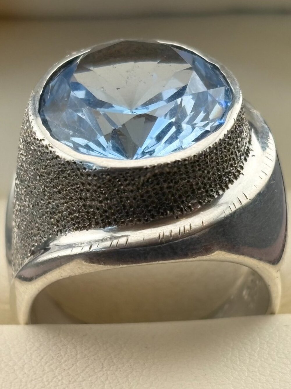 Sterling Silver Vintage Eagle Mexico 12.9 Ct Blue Quartz Ring Sz. 9 - 24.3 Grams
